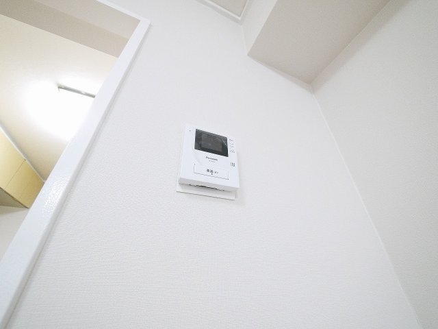 セキュリティ　モニター付きインターホン