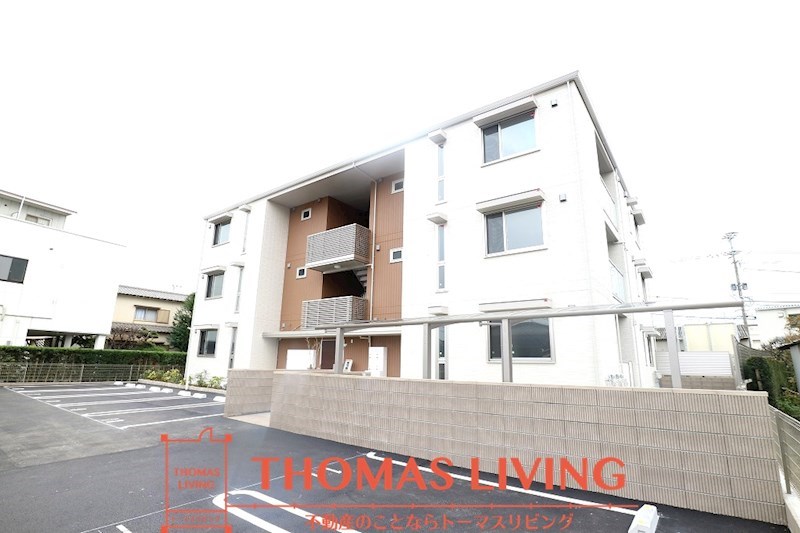建物外観　粕屋町でのお部屋探しは、トーマスリビング粕屋店へご相談下さい