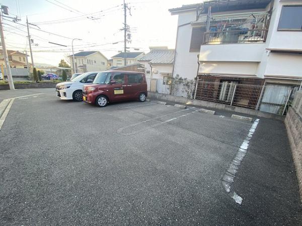 駐車場　敷地内駐車場！