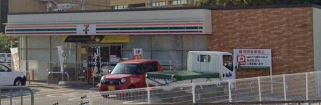 コンビニ　セブンイレブン高石総合体育館前店（コンビニ）まで526m
