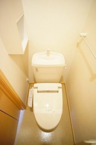 トイレ　清潔感のあるトイレです