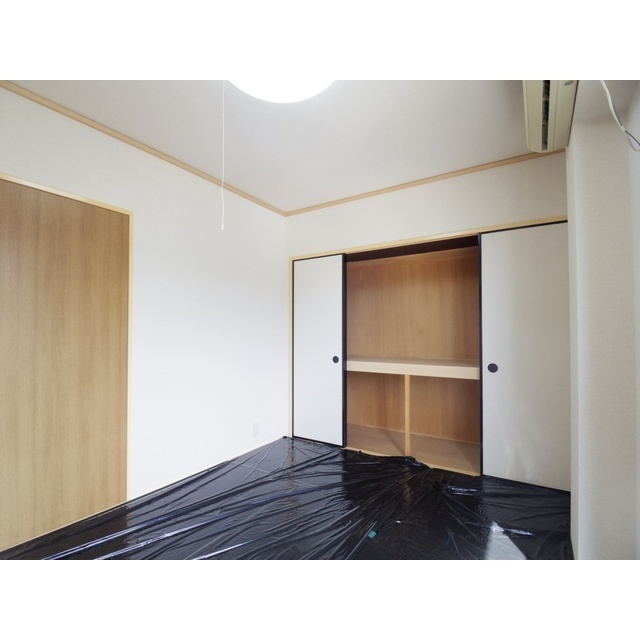 収納　※別部屋の参考写真になります。
