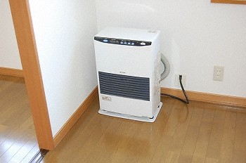 その他設備　灯油暖房です♪