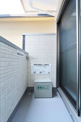 バルコニー　お洗濯物はこちらへ