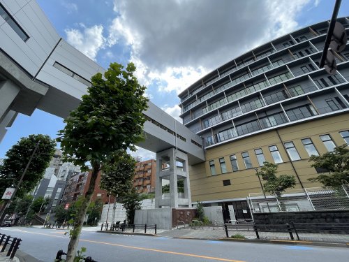小学校　港区立小中一貫教育校赤坂学園赤坂小学校（小学校）まで1243m