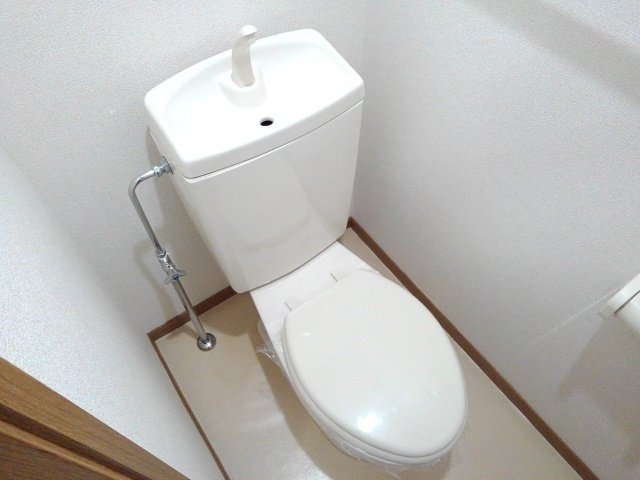 トイレ　コンパクトで使いやすいトイレです