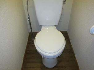 トイレ　清潔感のあるトイレです
