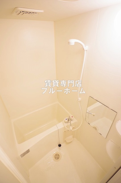 バス・シャワールーム　鏡のあるお風呂！