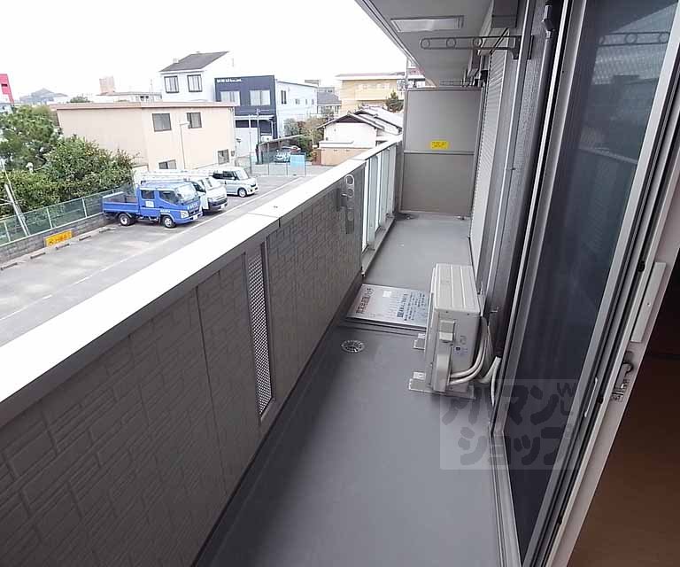 バルコニー　広い東向きバルコニー。