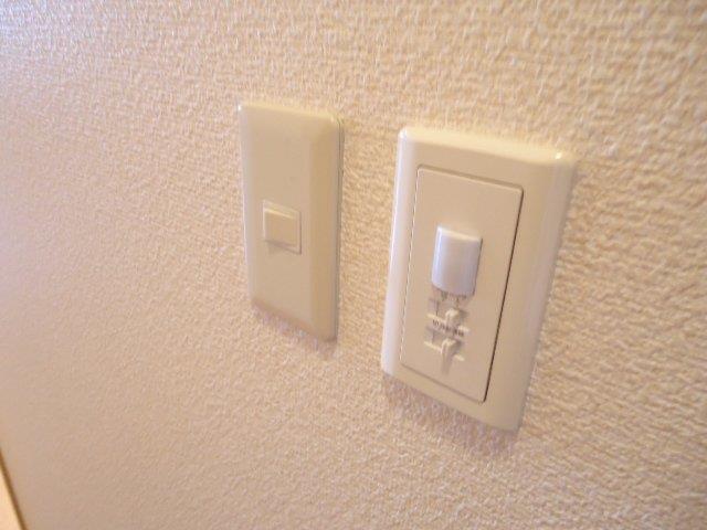 その他設備　人感センサー