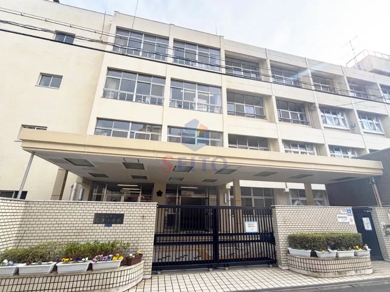 小学校　高津小学校（小学校）まで260m