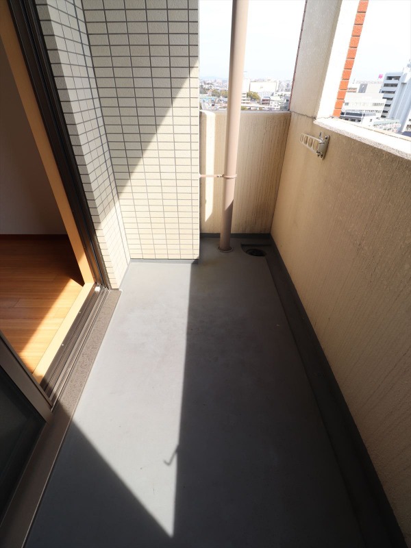 バルコニー　日当たり良好のバルコニー
