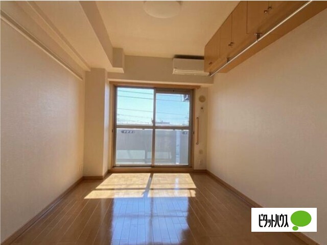 居室・リビング　参考：別室の写真です