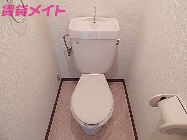 トイレ　別部屋反転参考写真です