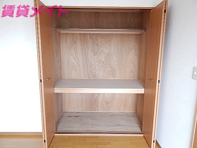 収納　別部屋反転参考写真です