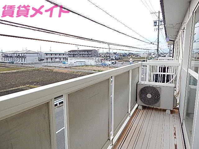 バルコニー　別部屋反転参考写真です