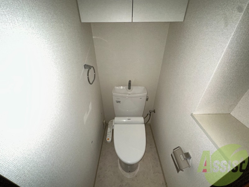 トイレ　ウォシュレットつきのきれいなトイレです