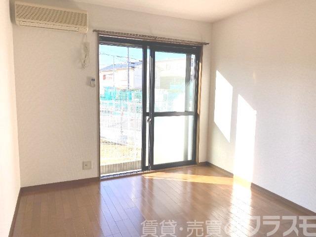 居室・リビング　明るいお部屋です♪