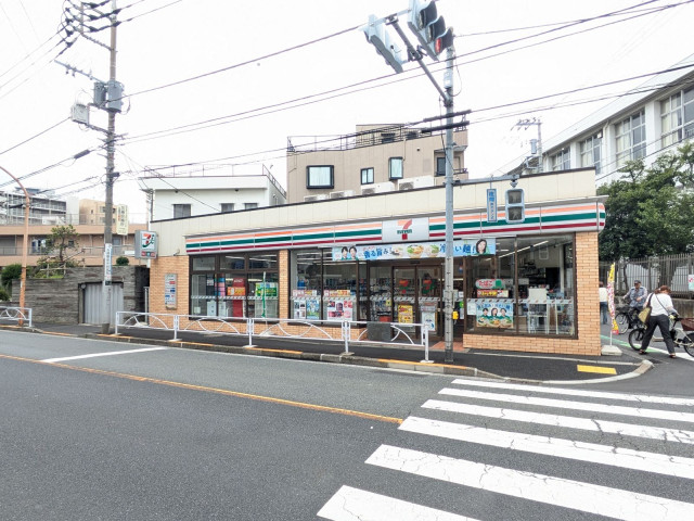コンビニ　セブンイレブン墨田八広１丁目店（コンビニ）まで210m