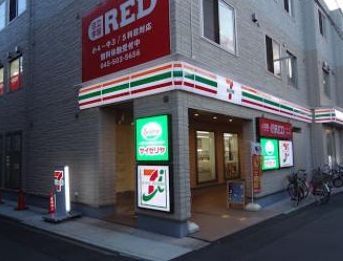 コンビニ　セブンイレブン横浜京急生麦駅前店（コンビニ）まで60m