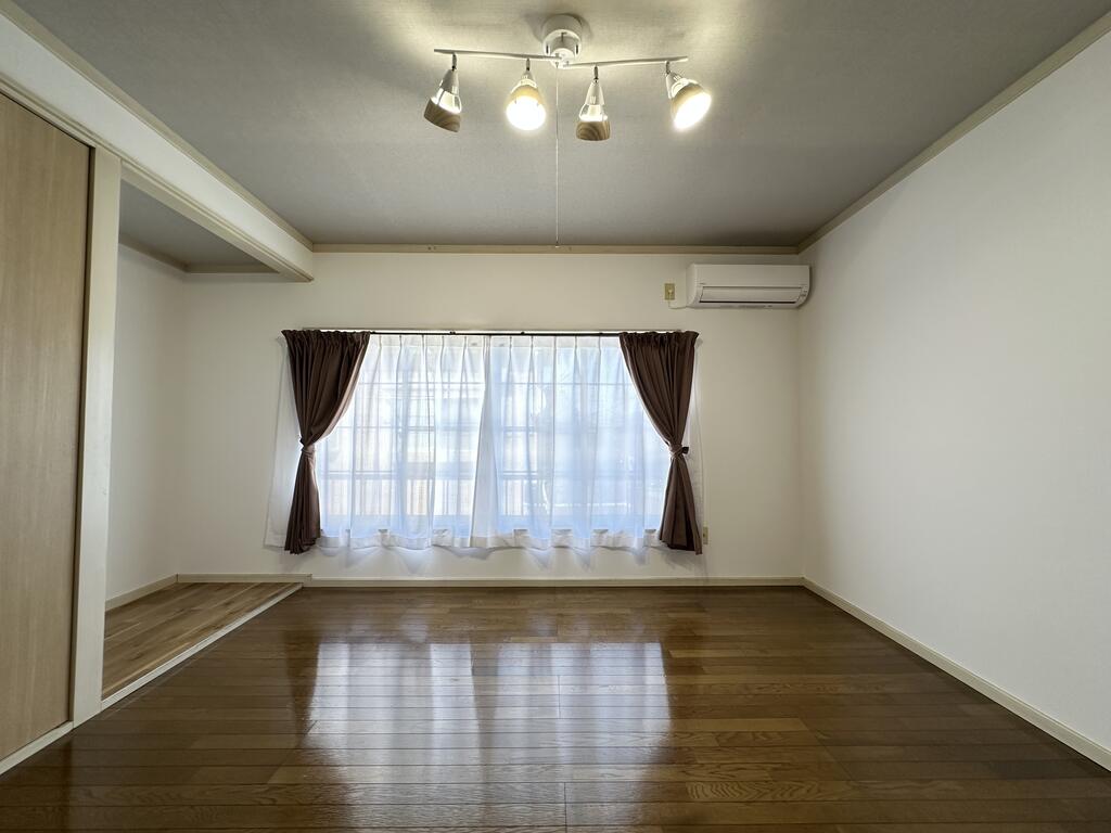 居室・リビング　角部屋です！