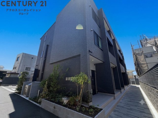建物外観　宅配BOX付きで不在時も便利！