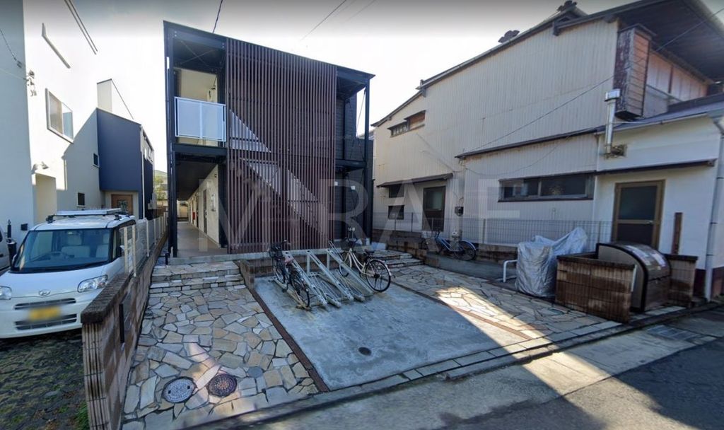 建物外観　駐車場