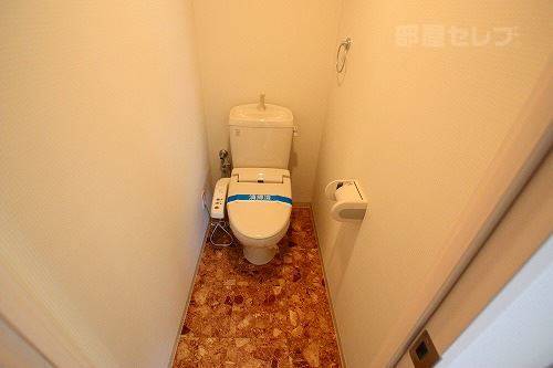 トイレ　ウォシュレット付きのトイレ