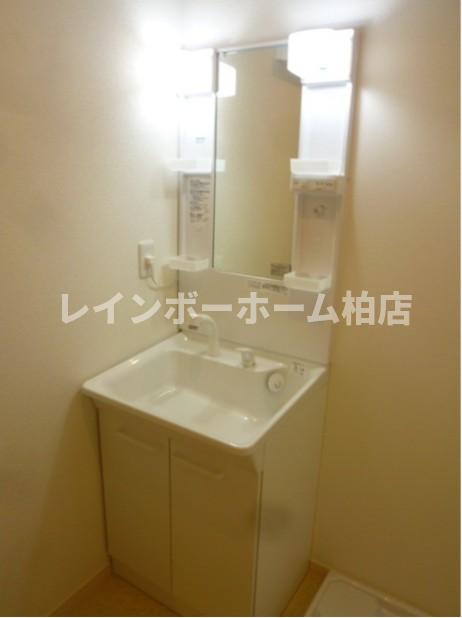 洗面設備　脱衣スペースもあります