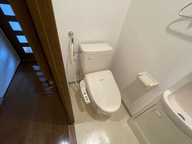トイレ　トイレです。ウォシュレット付を探している方、おすすめです。