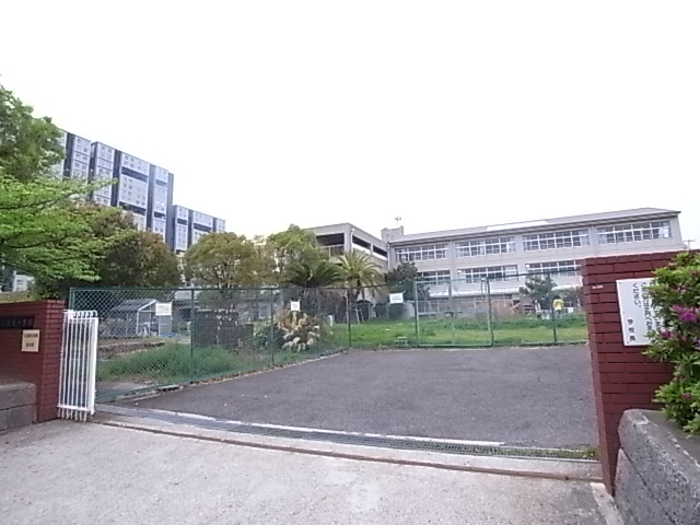 小学校　浜風小学校（小学校）まで696m