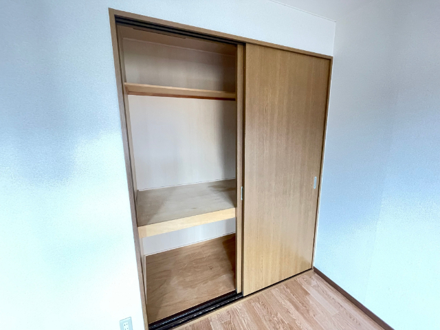 収納　南側洋室の収納です