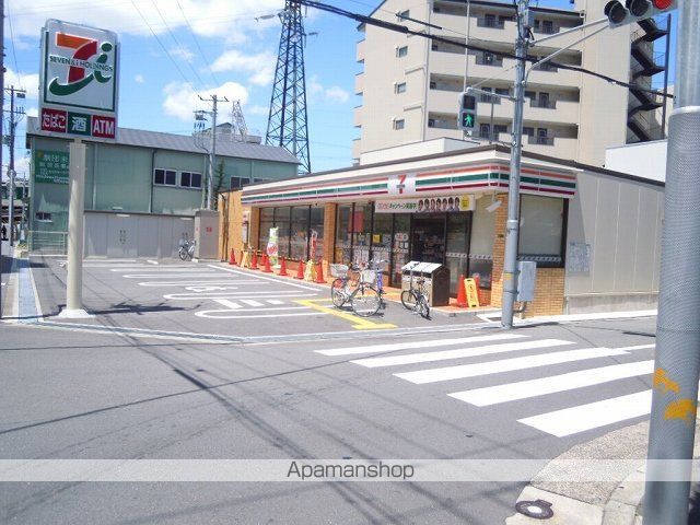 コンビニ　セブンイレブン（コンビニ）まで404m