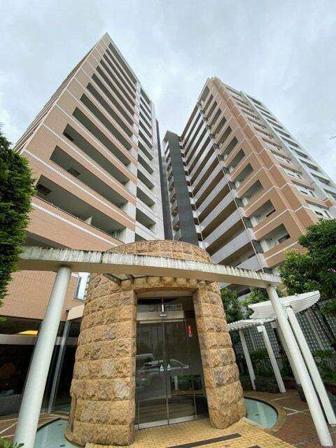 建物外観　オートロック完備