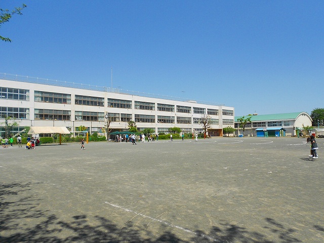 小学校　国立5小（小学校）まで800m