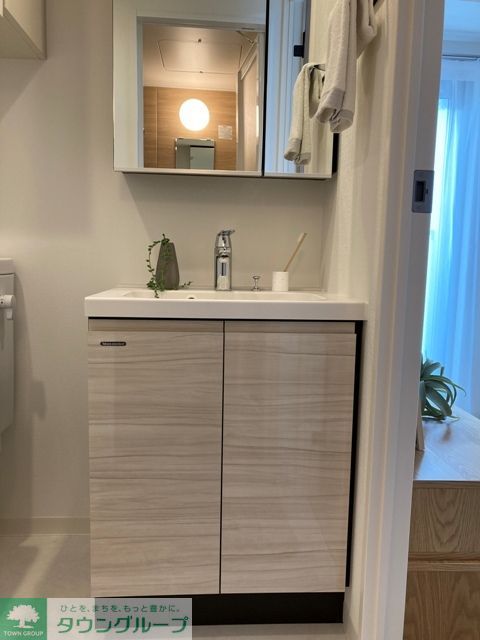 洗面設備　※写真は同タイプ住戸です。