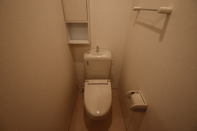 トイレ　※別室の参考写真の為、現況優先です。