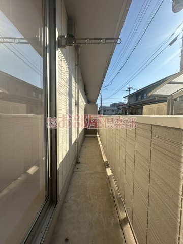 バルコニー　暖かな日差しのふりそそぐバルコニー