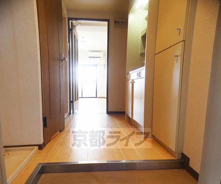 その他部屋・スペース　明るい廊下です