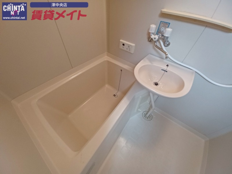 バス・シャワールーム　別部屋参考写真です