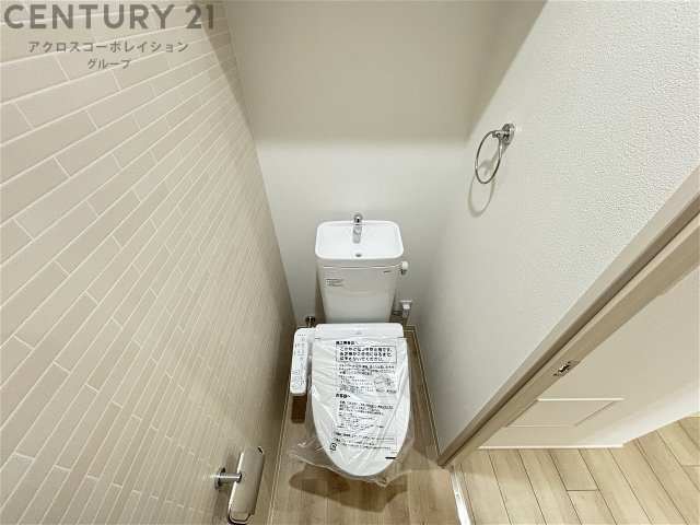 トイレ　温水洗浄便座付きのトイレです♪