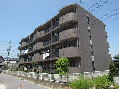 建物外観　落ち着いた雰囲気の外観です