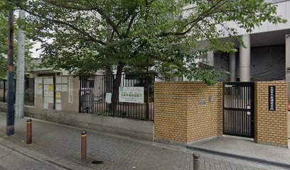 中学校　大阪市立玉津中学校（中学校）まで302m