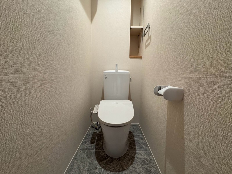 阪急宝塚線 豊中駅 徒歩9分 2階建 築1年のトイレ写真