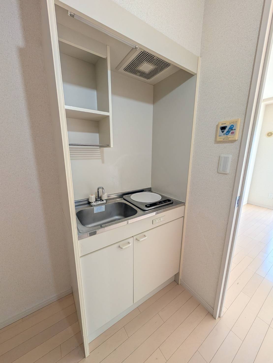 キッチン　他号室の写真になります。
