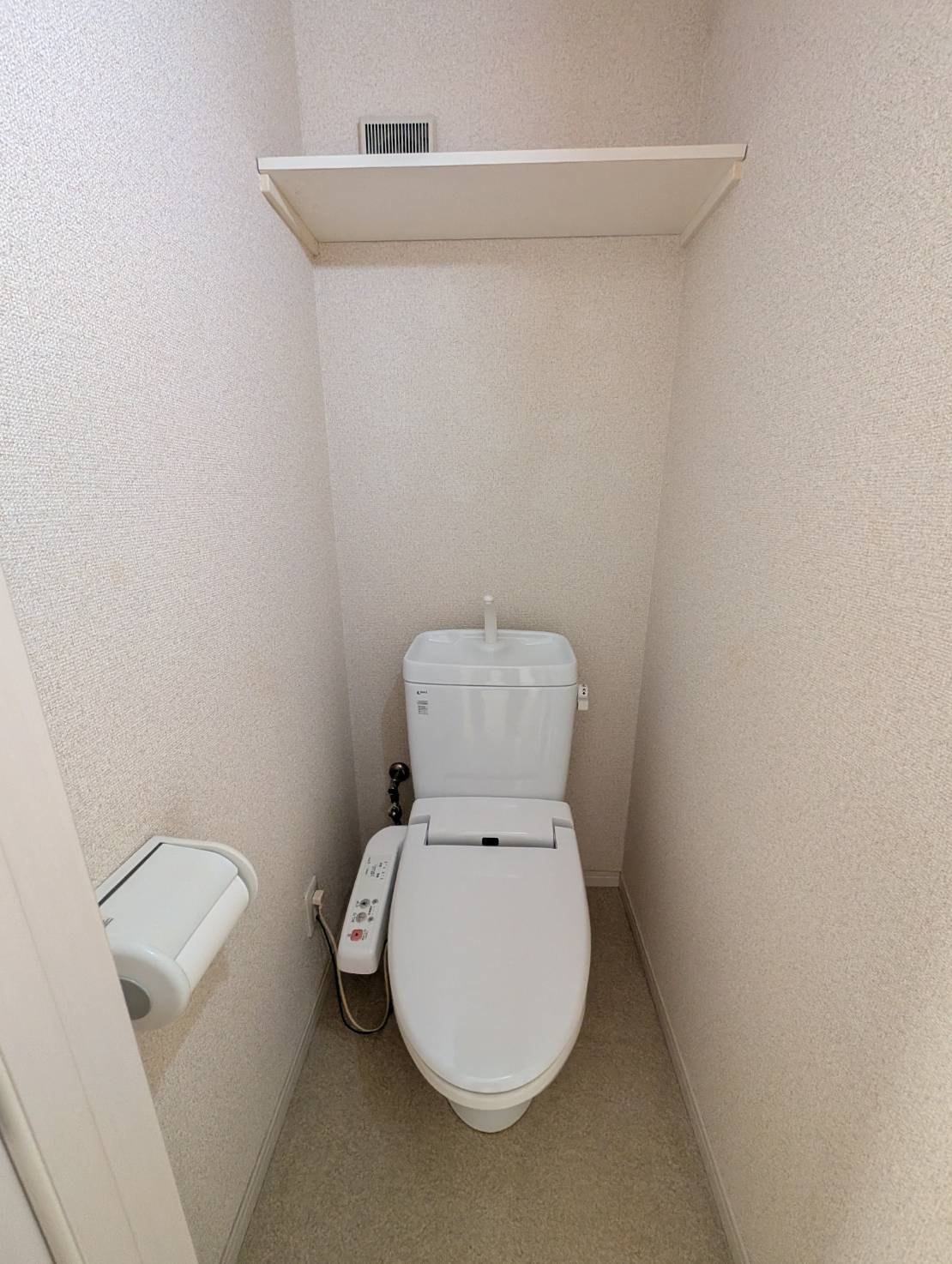 トイレ　他号室の写真になります。