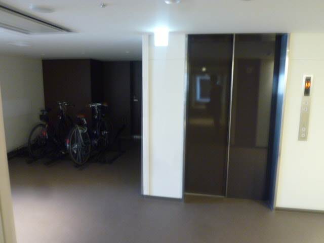 ロビー　エレベーターあり♪