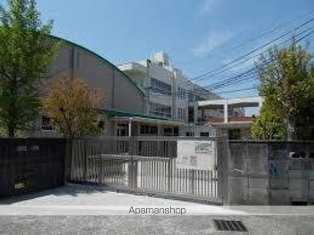 小学校　茨木市立天王小学校（小学校）まで313m