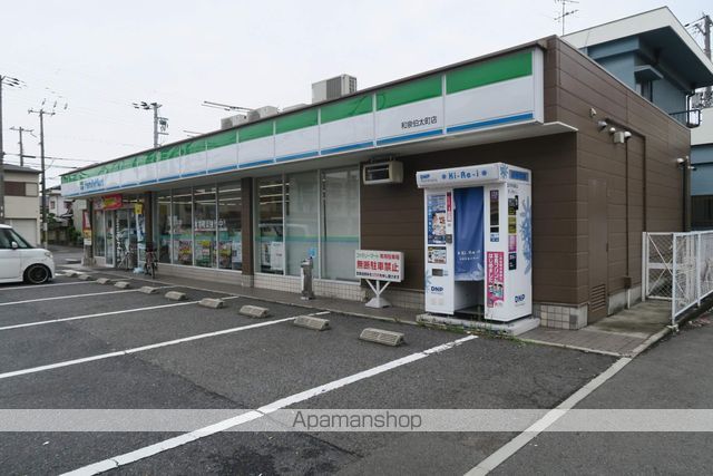 コンビニ　ファミリーマート（コンビニ）まで255m