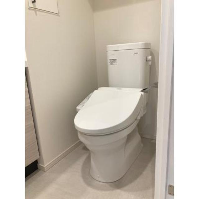 トイレ　※写真は同タイプ住戸です。